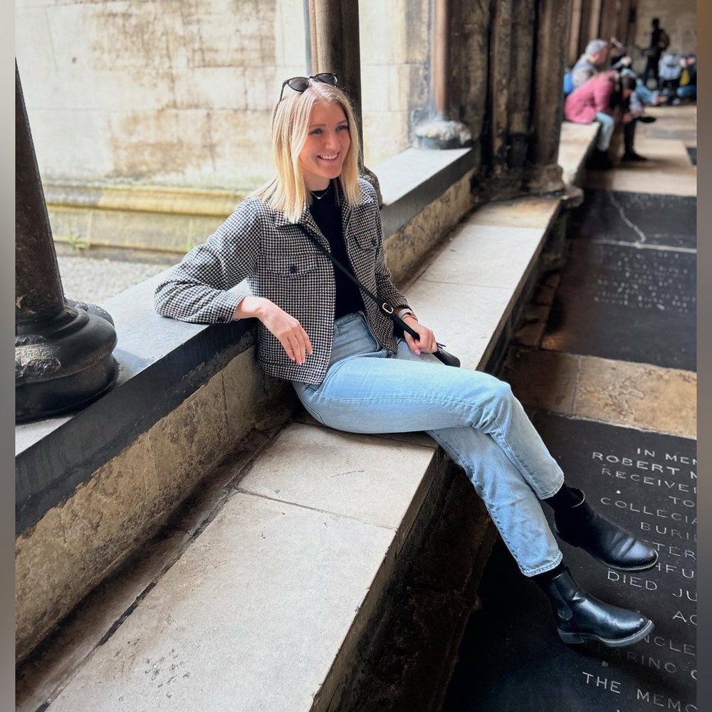 Meet your Posher, Veronica